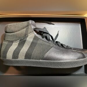 Burberry men’s shoes size 10 like new